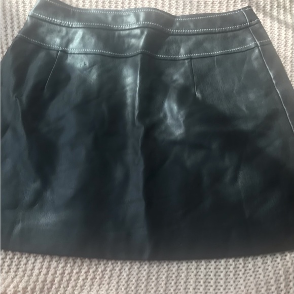 H &M faux leather black shiny in excellent condition size us 6 - Picture 13 of 16